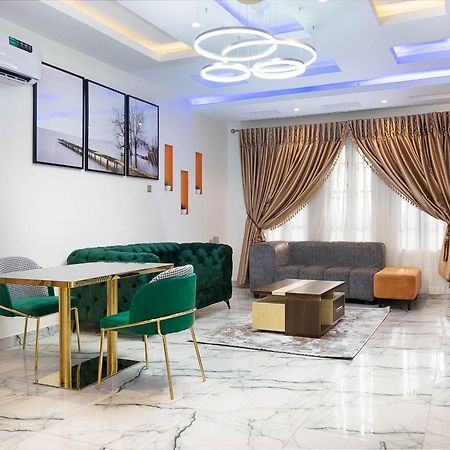 God'S Touch Apartments Remi Fani Kayode Gra. Ікеджа Екстер'єр фото